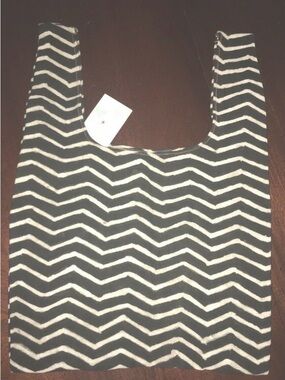 Black and White Chevron Tote Bag - Women